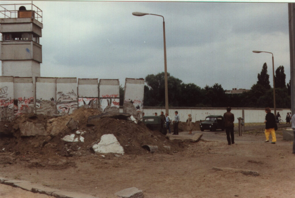 Caduta del muro di Berlino, 1989
