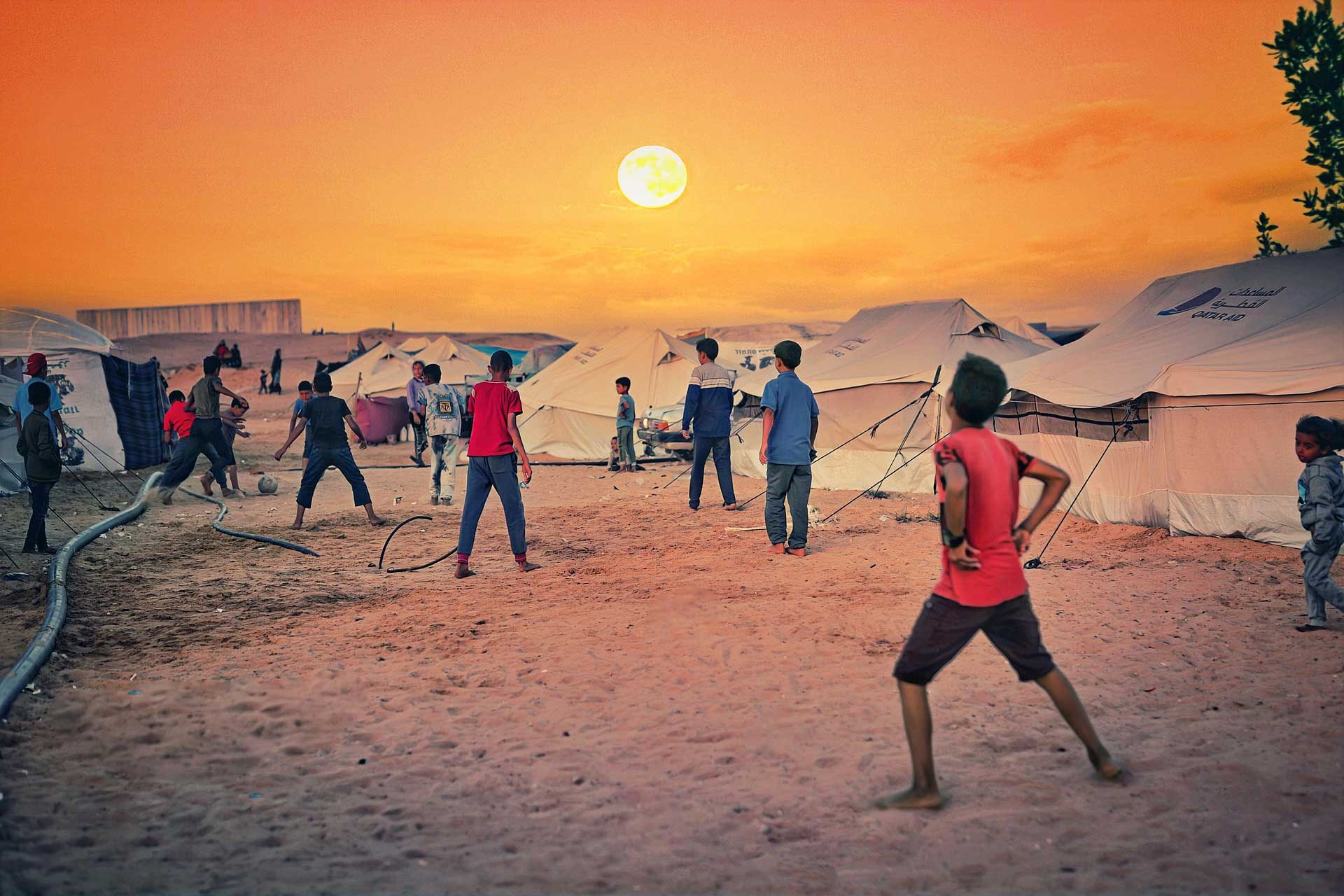Oltre l’assedio, dal fiume al mare