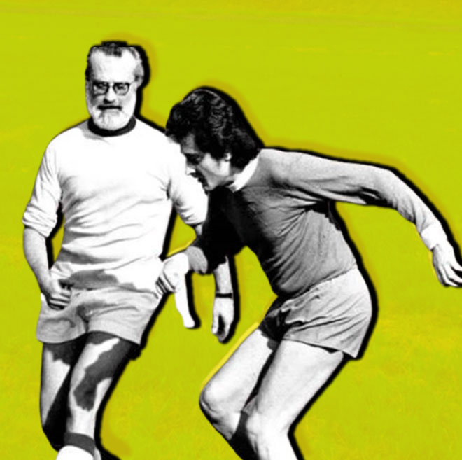 Eugenio Scalfari sul campo di calcio insieme a Franco Recanatesi